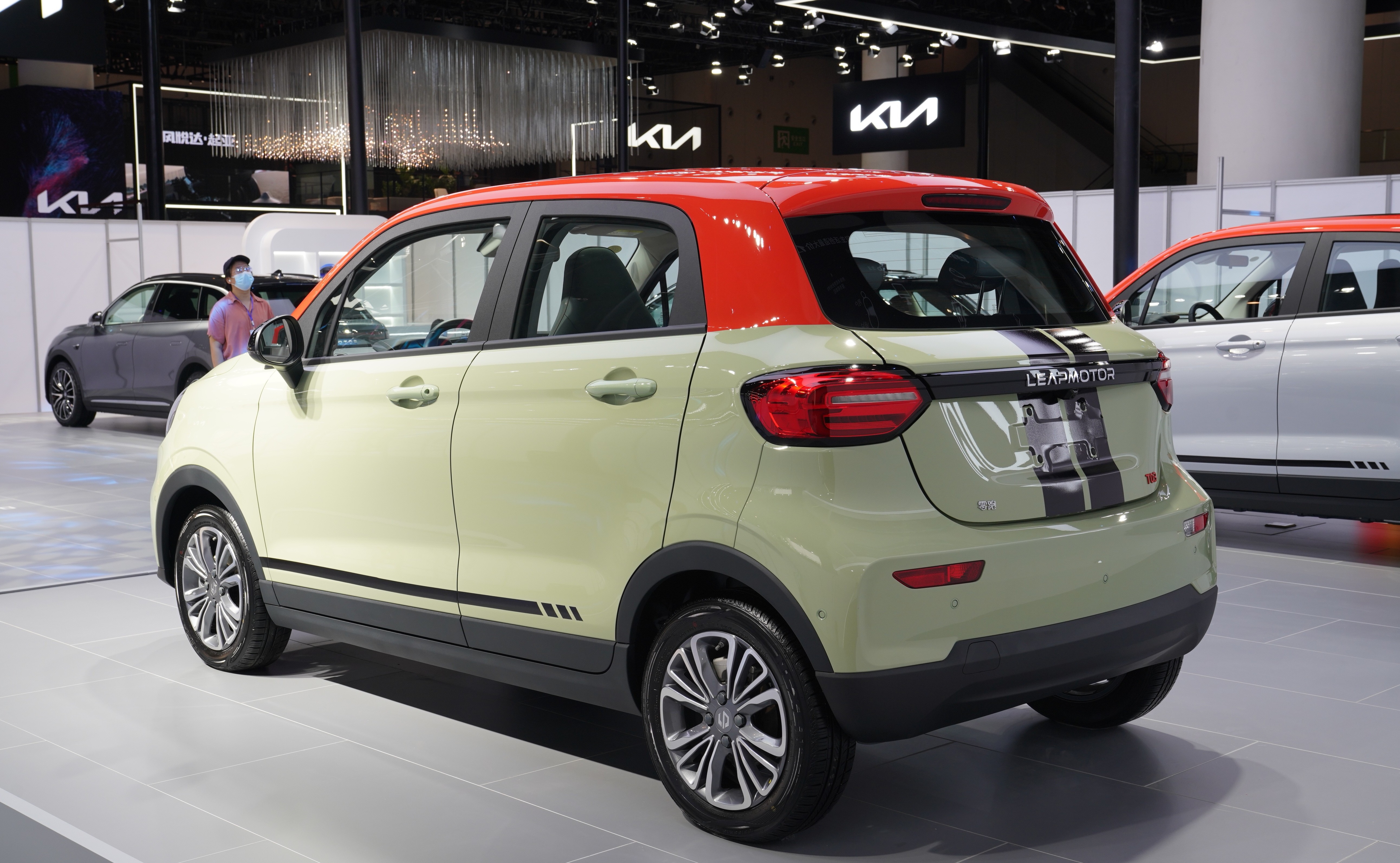 配置升级综合续航403公里零跑t03豪华版pro售价598万起