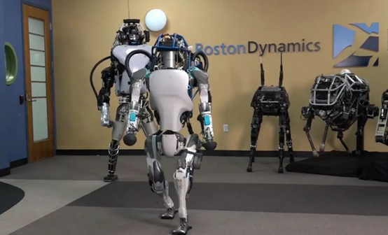 后空翻杂技组长网红机器人atlas到底有多牛