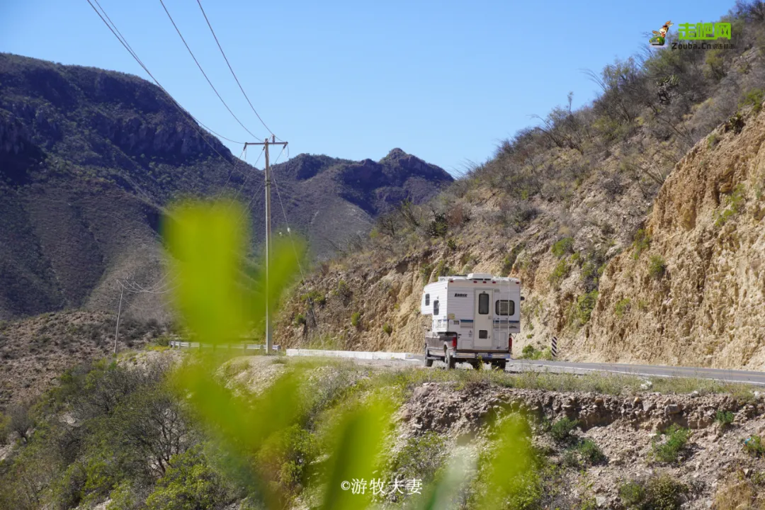 这对90后夫妻，在西北大环线上相识，婚后辞职买房车自驾环游拉美