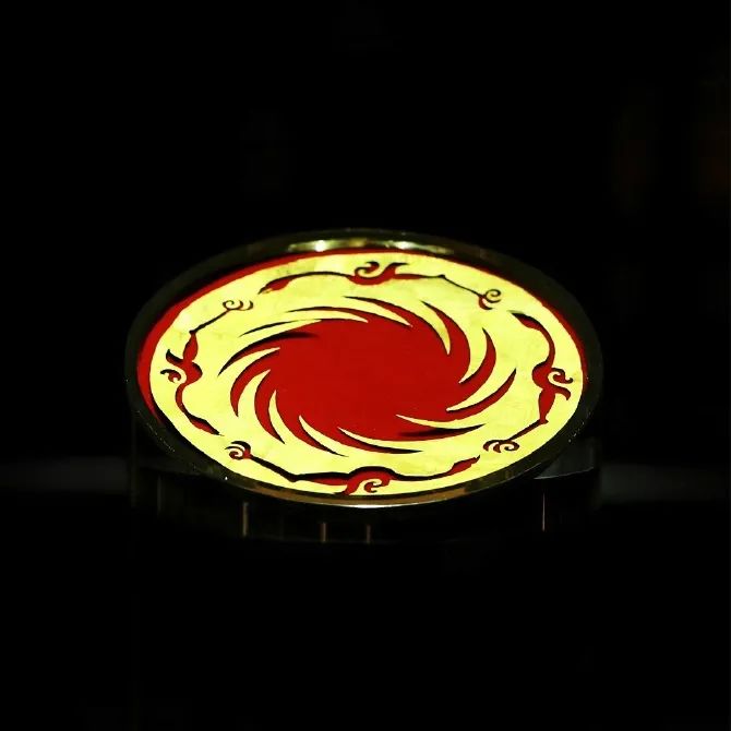 金杖上的太阳纹,玉璋上的太阳纹,太阳神鸟等,都是三星堆人对太阳崇拜