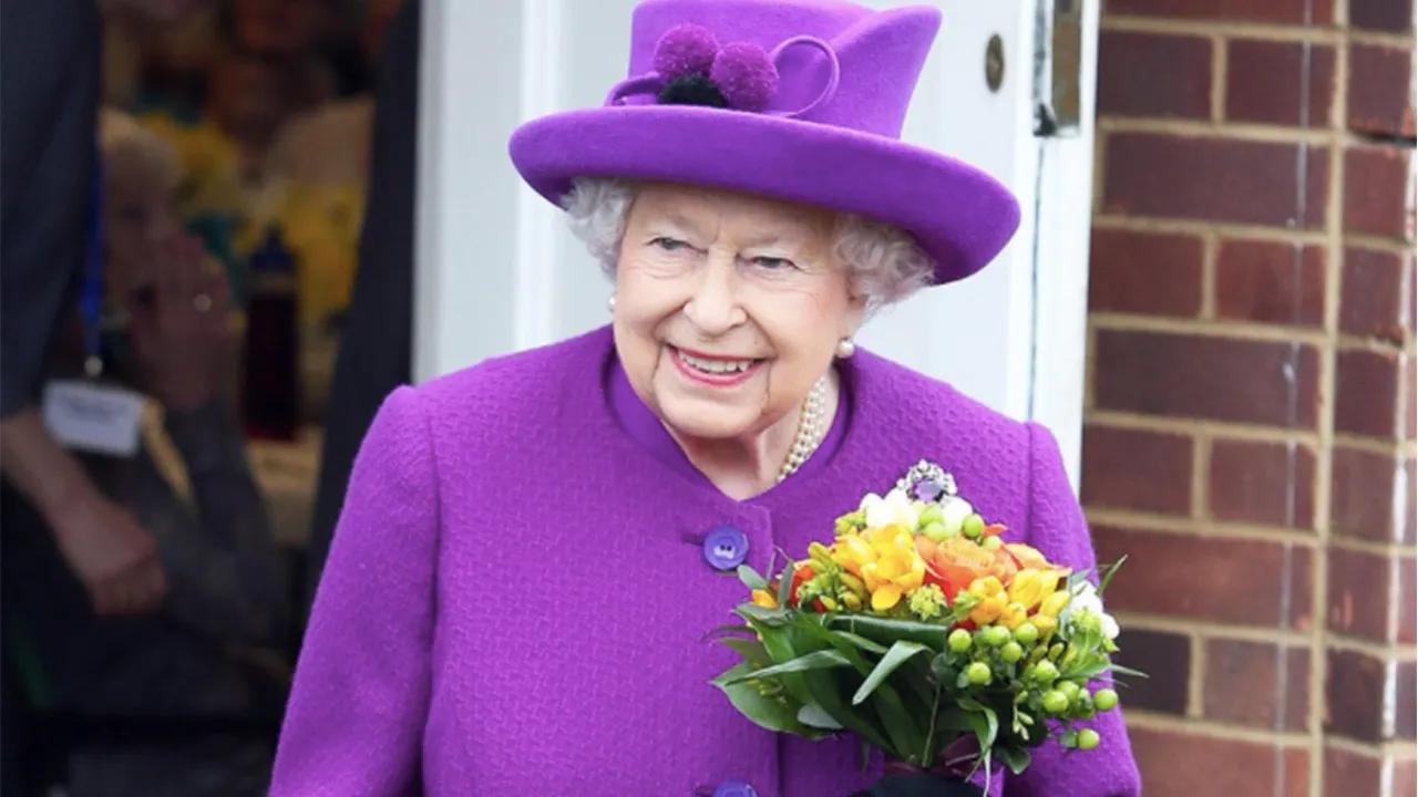 从英国女王到凯特王妃,紫色为什么是名门标签?__凤凰网