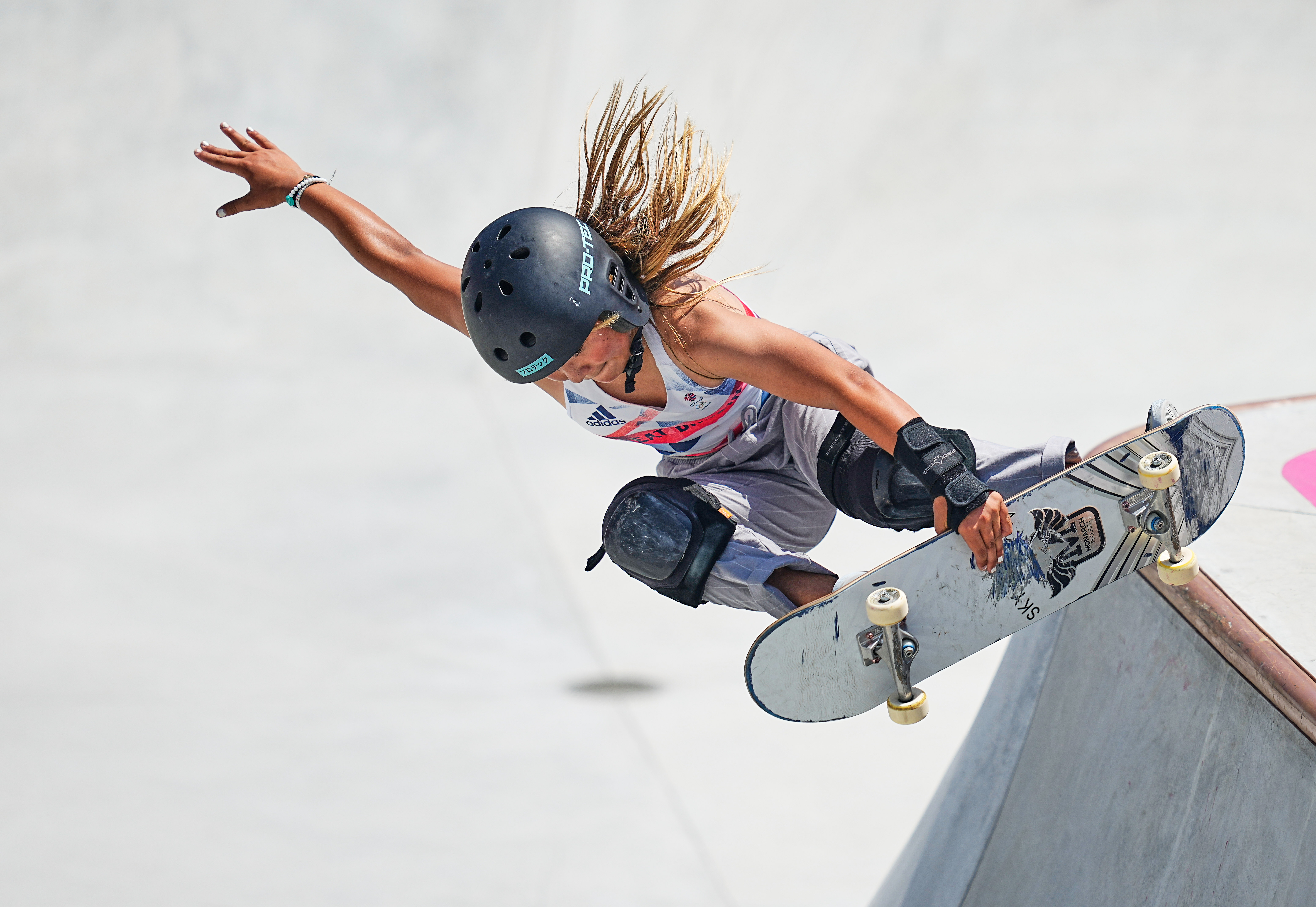 13岁女孩拿下奥运滑板铜牌!她的身价已超3千万元_凤凰网