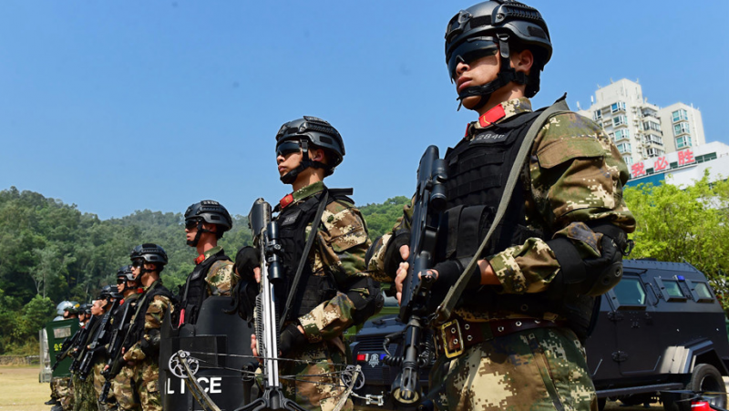 因此武警部队的主要装备很多都是以相对轻型的单兵武器为主因此,此类