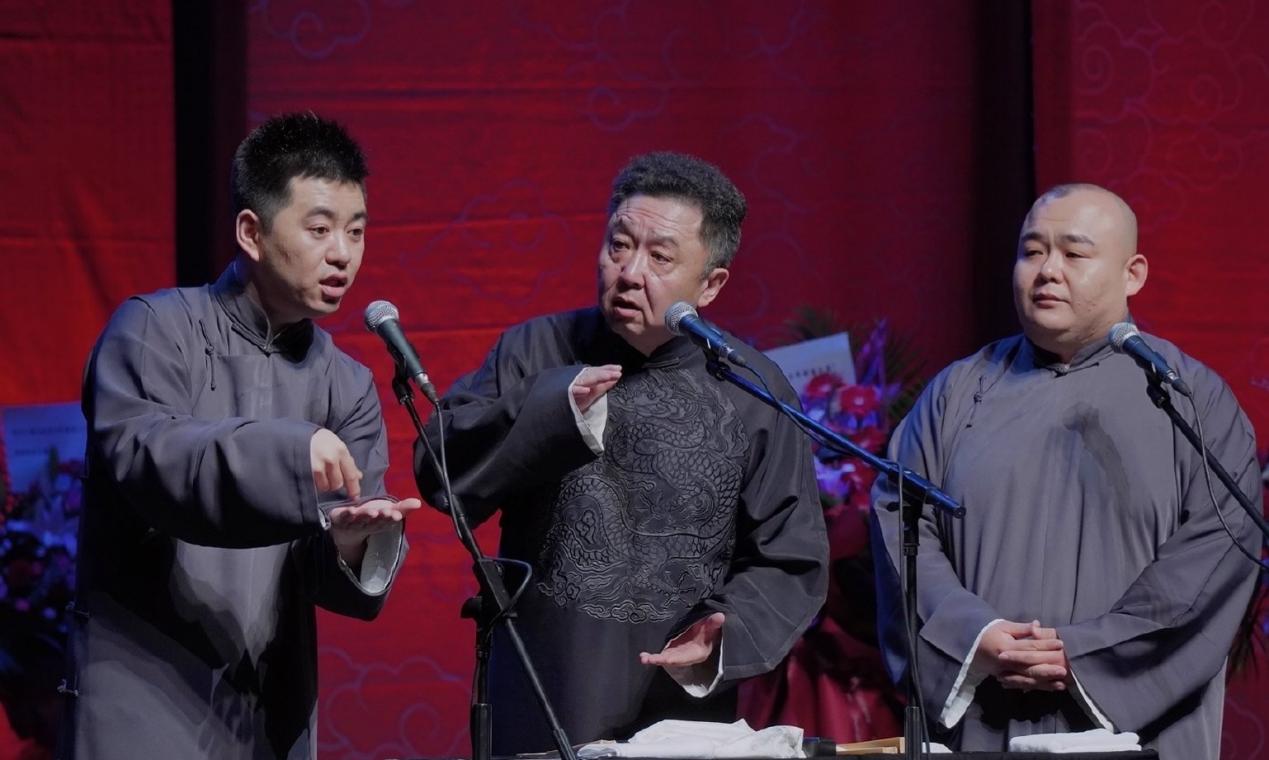 天津德云社五一迎客,目前仍在赶工期,粉丝质疑"不散散味吗"