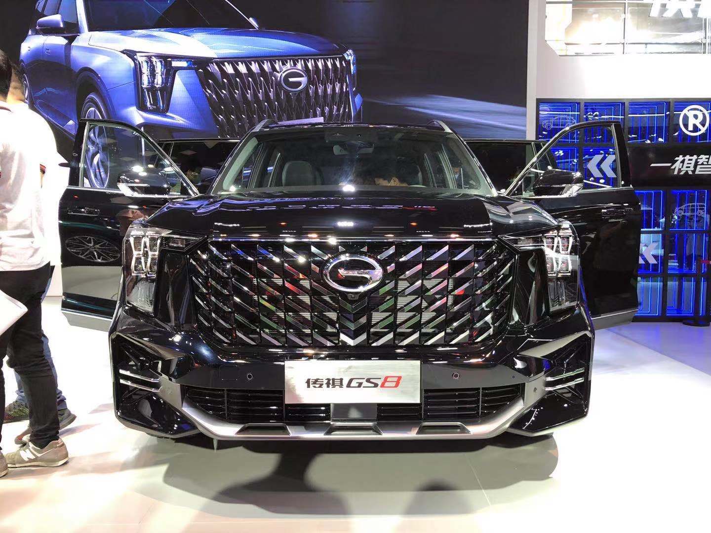 2021成都车展:广汽传祺gs8实车,内饰首次亮相