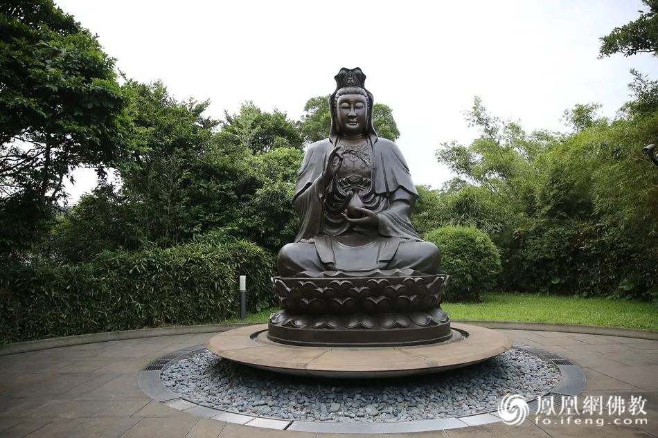 法鼓山开山观音(图片来源:凤凰网佛教 摄影:徐上杰)