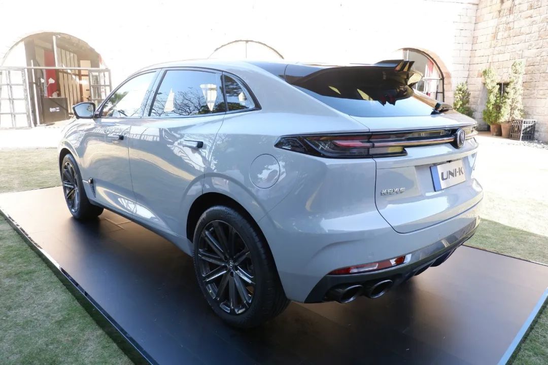 自主中型suv对决wey摩卡vs长安unik谁更诱人