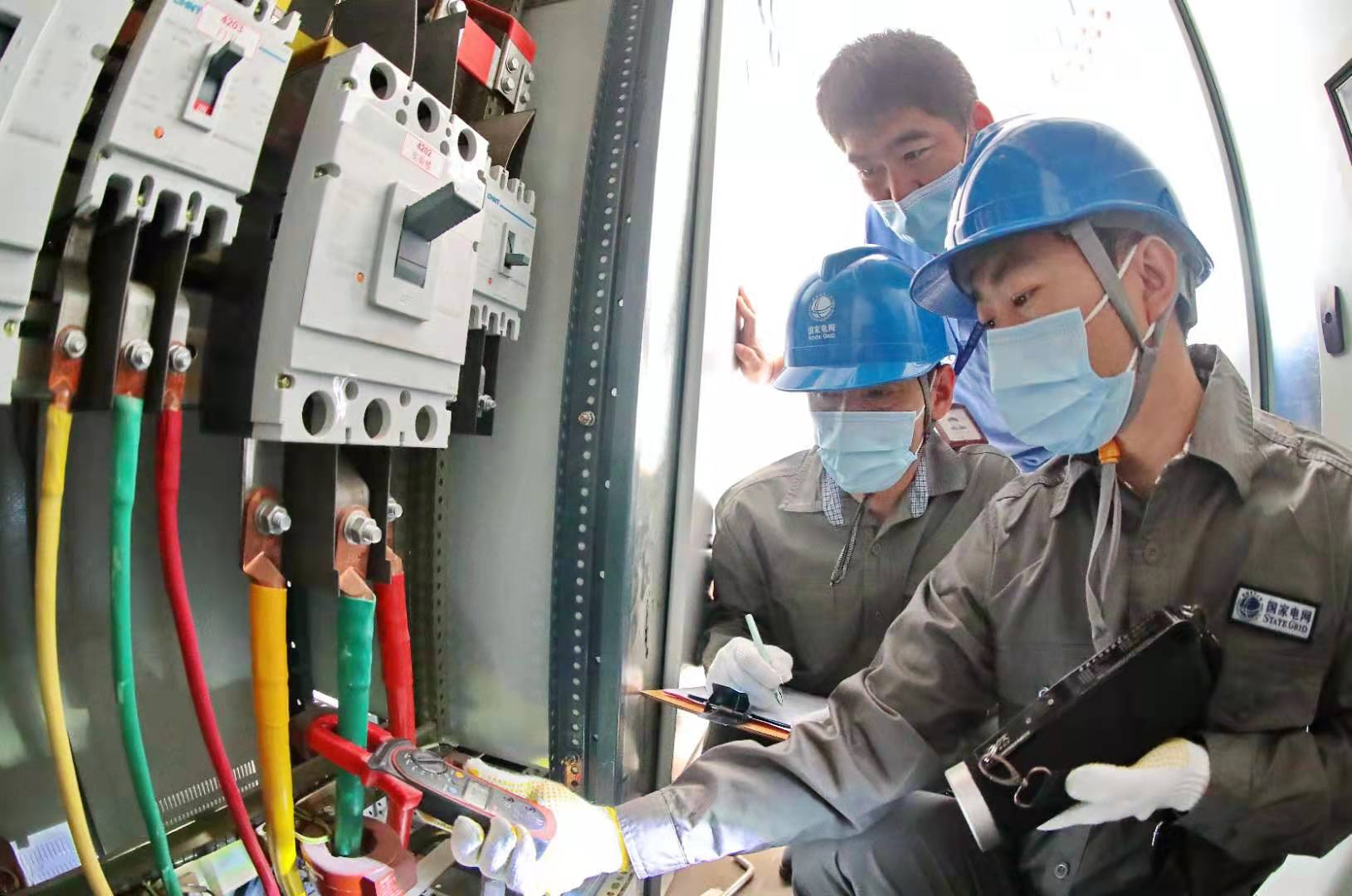 河北秦皇岛:电力巡检 护航高考