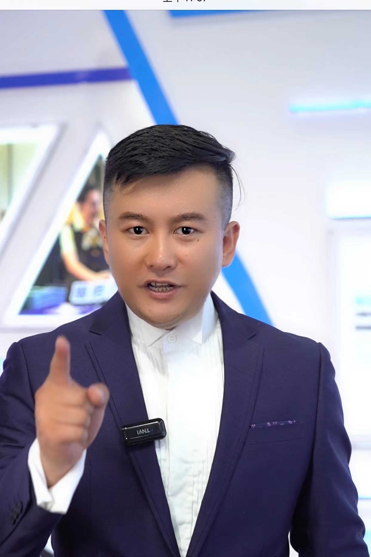 导演胡伟:国民老公重金签约的韩国女主播人气下降证明了什么?__凤凰网