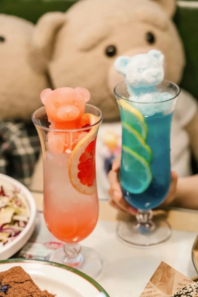 熊仔冻柠茶- 冰凉清爽的熊仔冻柠茶, 入口甘醇不涩,在燥热的午后郎舷