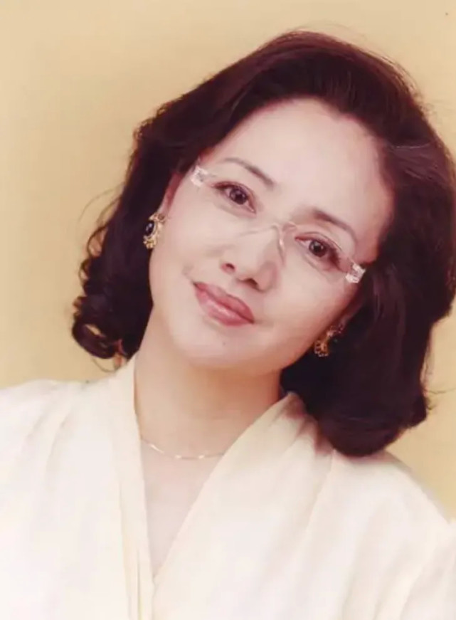 李幼斌的传奇人生:离婚后净身出户,时常与现任妻子看望前妻__凤凰网