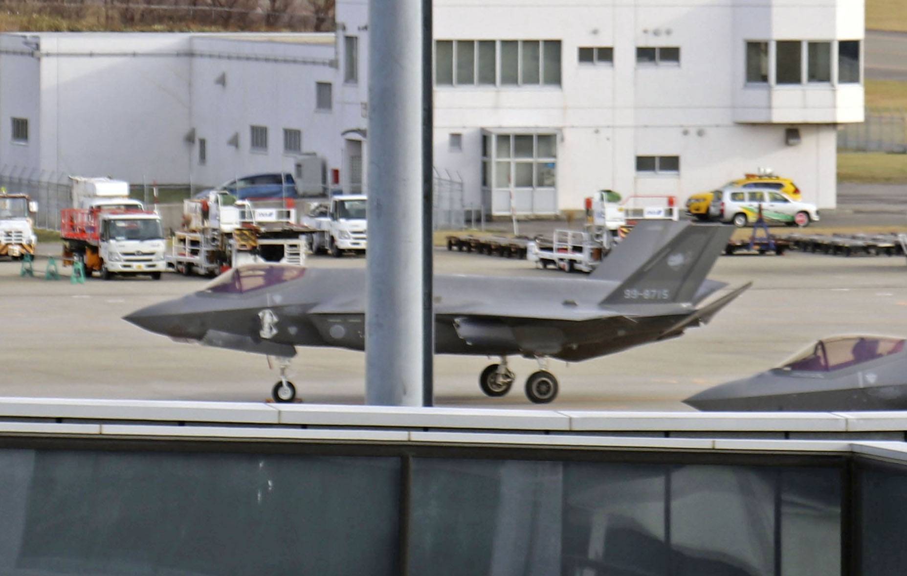 日本航空自卫队三泽基地一架f