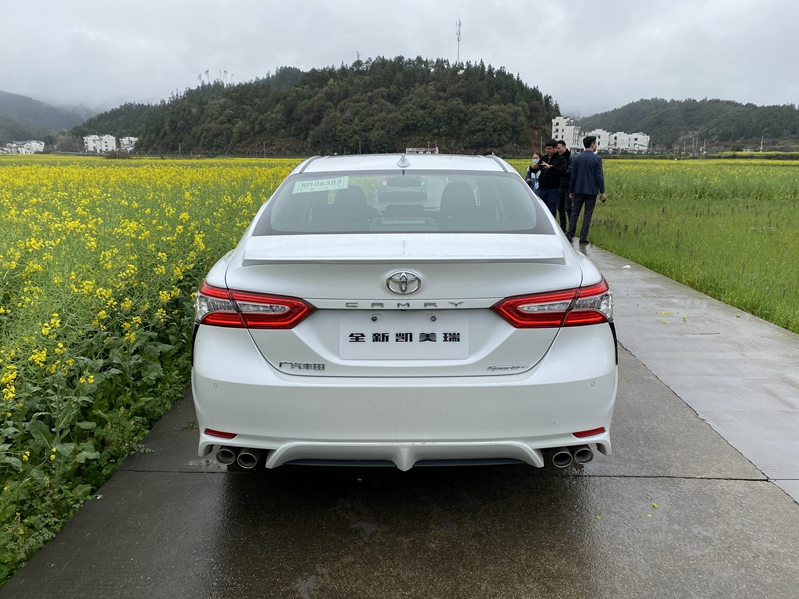 中控大屏能连微信车联网服务上线2021款凯美瑞运动版与时俱进