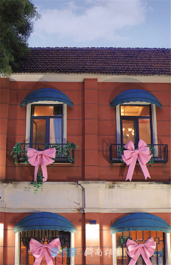 济南经三路现蝴蝶结阳台可爱造型引关注
