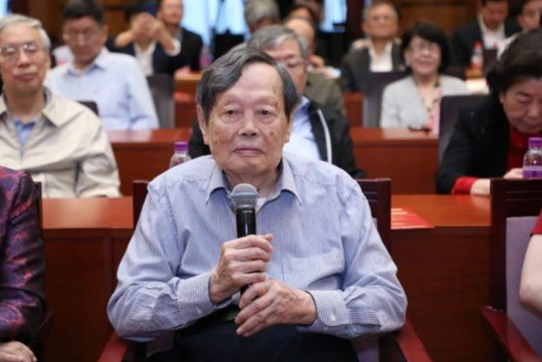 100岁的杨振宁,和他干的好事_凤凰网