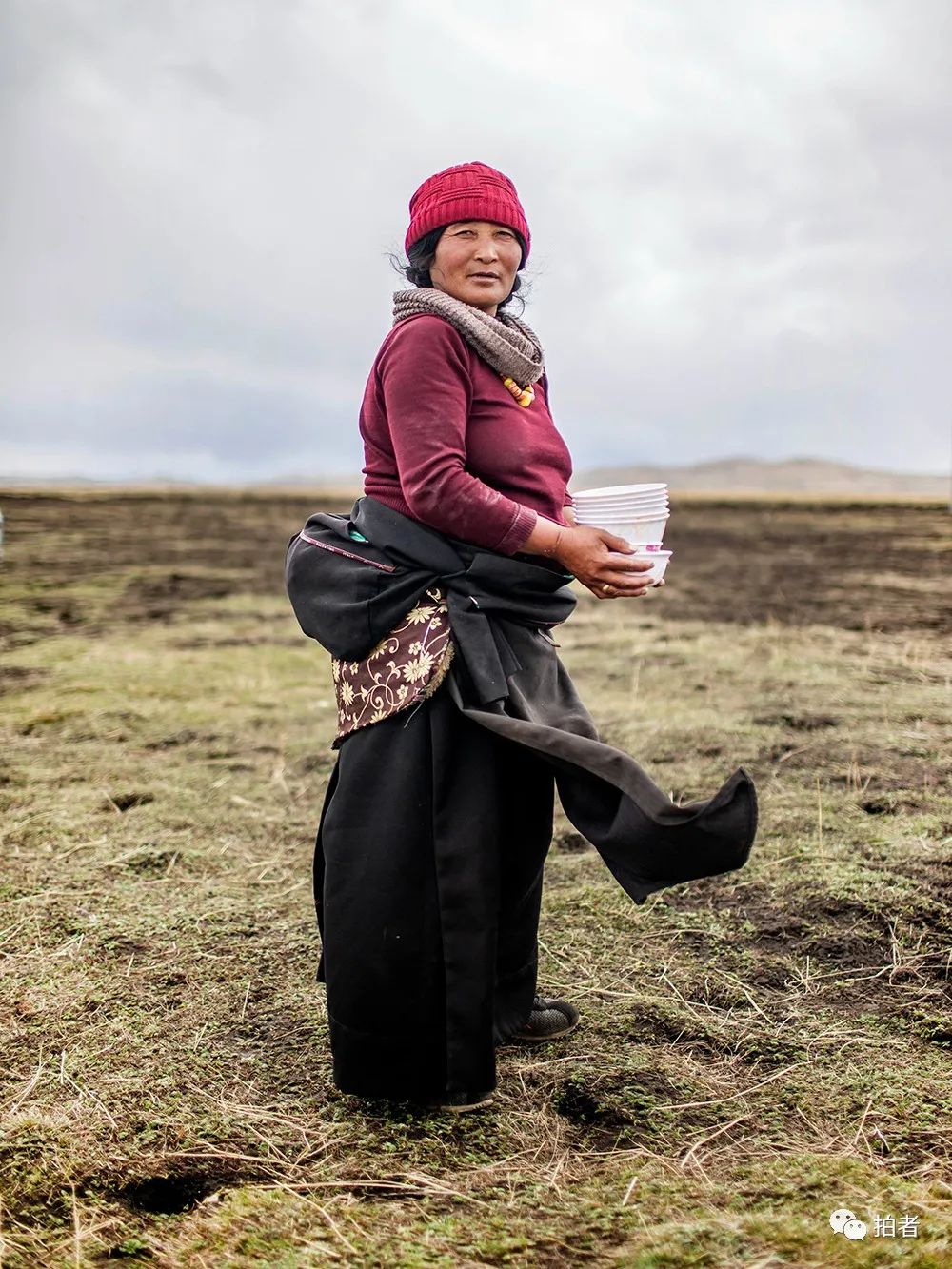 牧民曲贝,48岁,1个孩子,家庭主妇,帮厨.