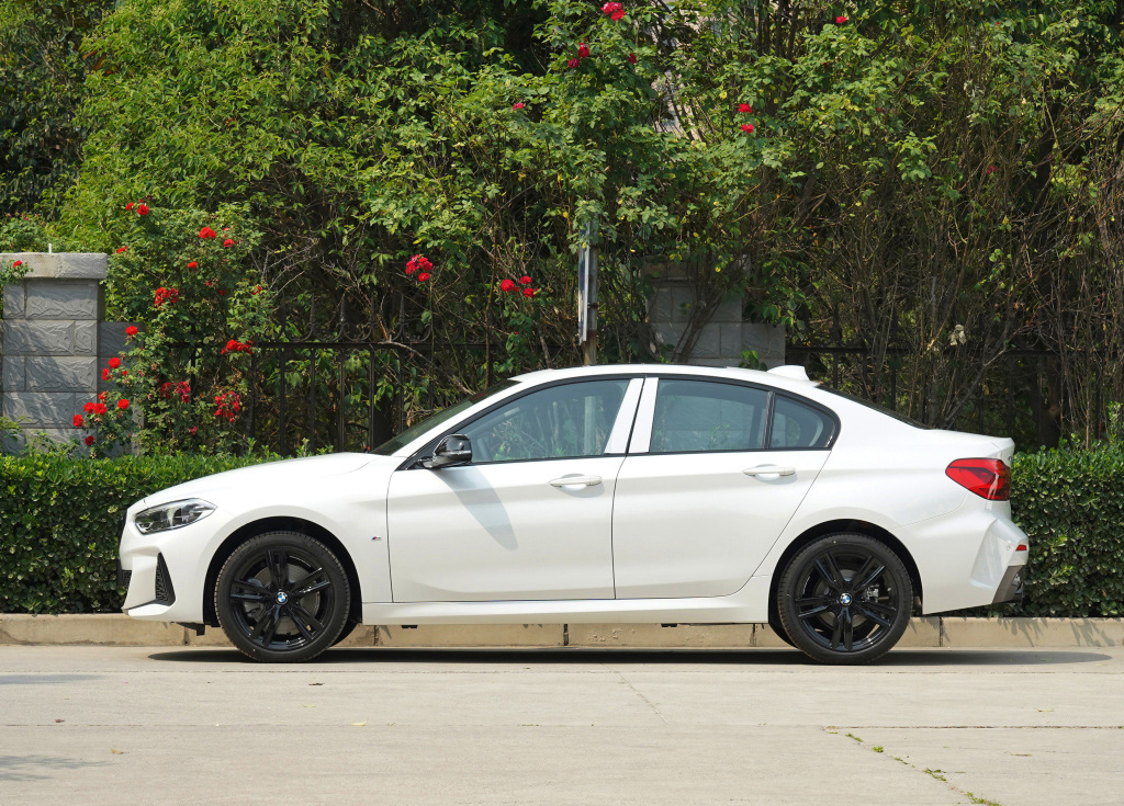 年轻人爱面子,预算有限选择宝马1系,真的值吗?