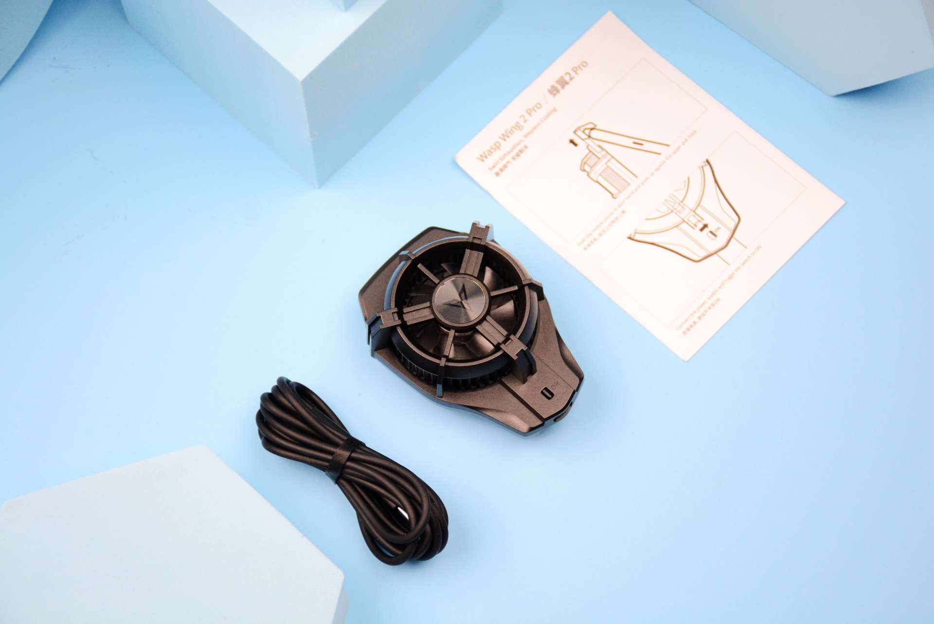 强效散热 rgb灯:飞智蜂翼2pro手机散热器评测,骁龙888手机必备__凤凰