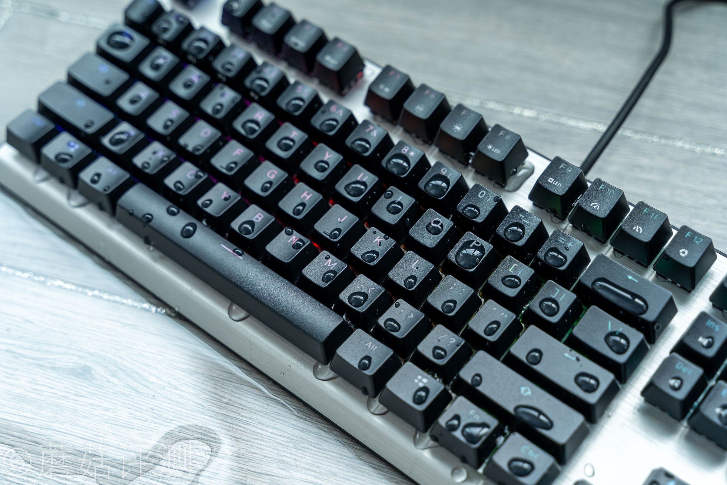 键盘脏了,轻松水洗,酷冷至尊(coolermaster) ck351防水机械键盘