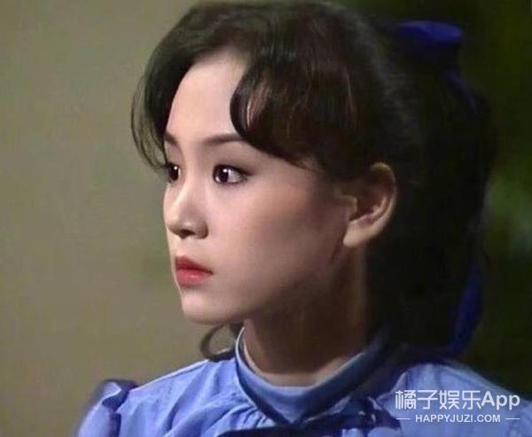 又怎么样, 依然可以着热爱美甲和自拍, 穿年轻的姑娘都不敢穿的衣裳