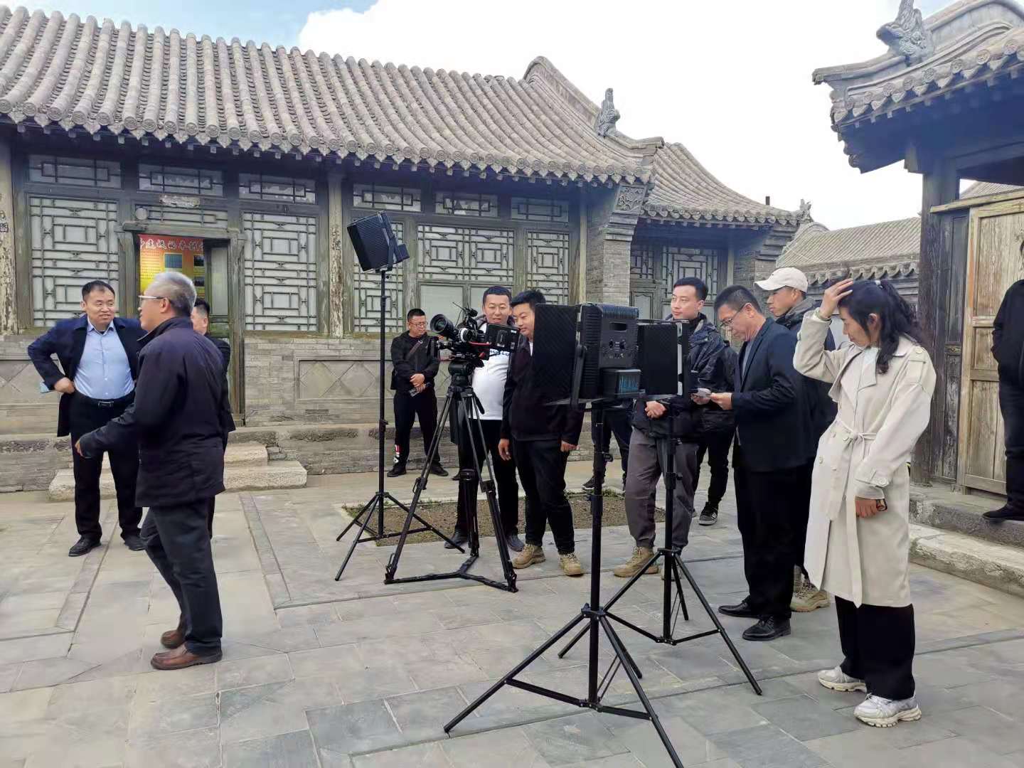 据了解,该片由中共玉泉区委员会,玉泉区政府,内蒙古红色文化传承发展
