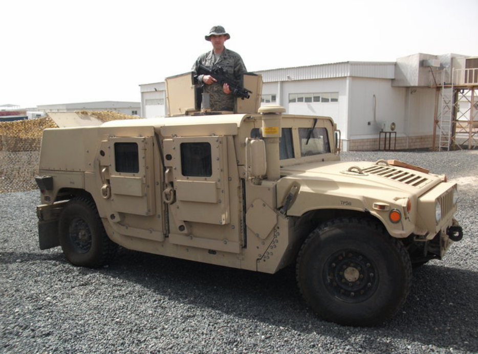 "军用悍马"并非那么香,从列装到逐步退役,仅用了短短30年_凤凰网军事