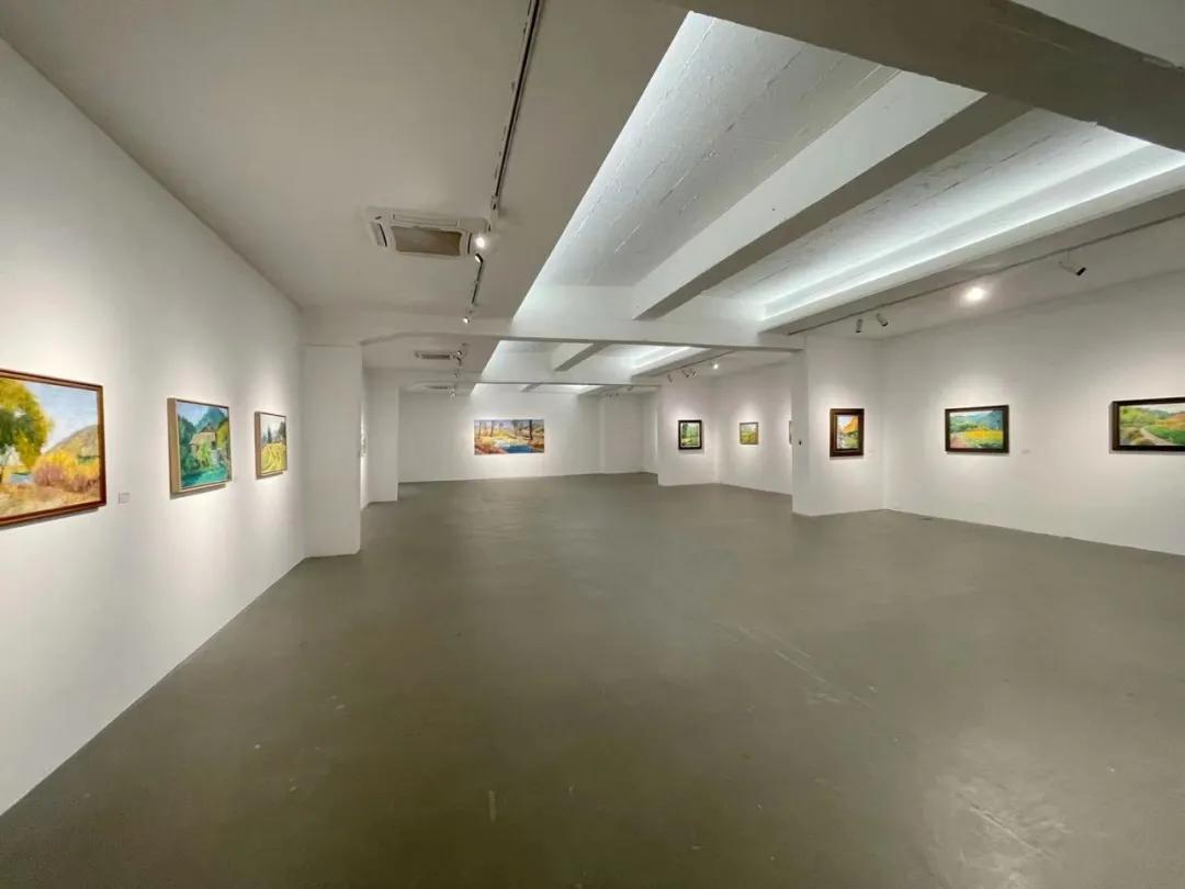 《故园依旧——易英画展》在北京798太和艺术空间开幕 __凤凰网