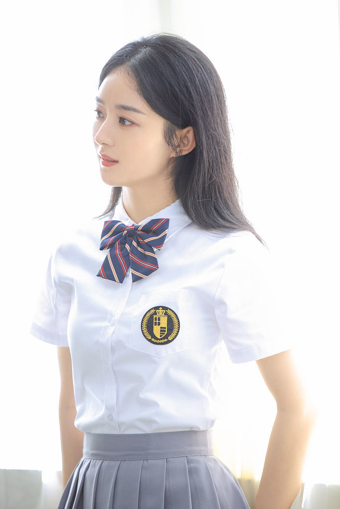 赵丽颖你值得更好的mv拍摄花絮白衣长发宛如校园女神