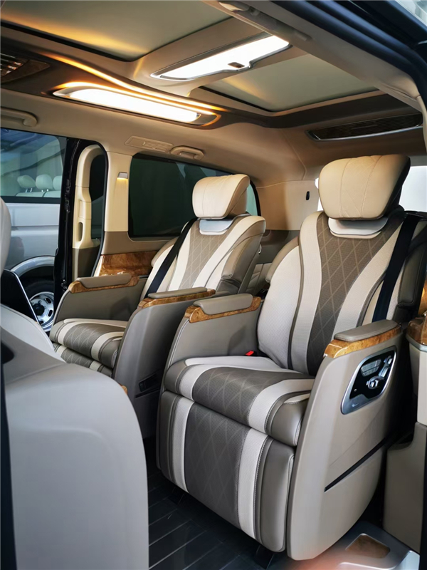 金冠奔驰v260l高顶半隔断 全新内饰升级首发