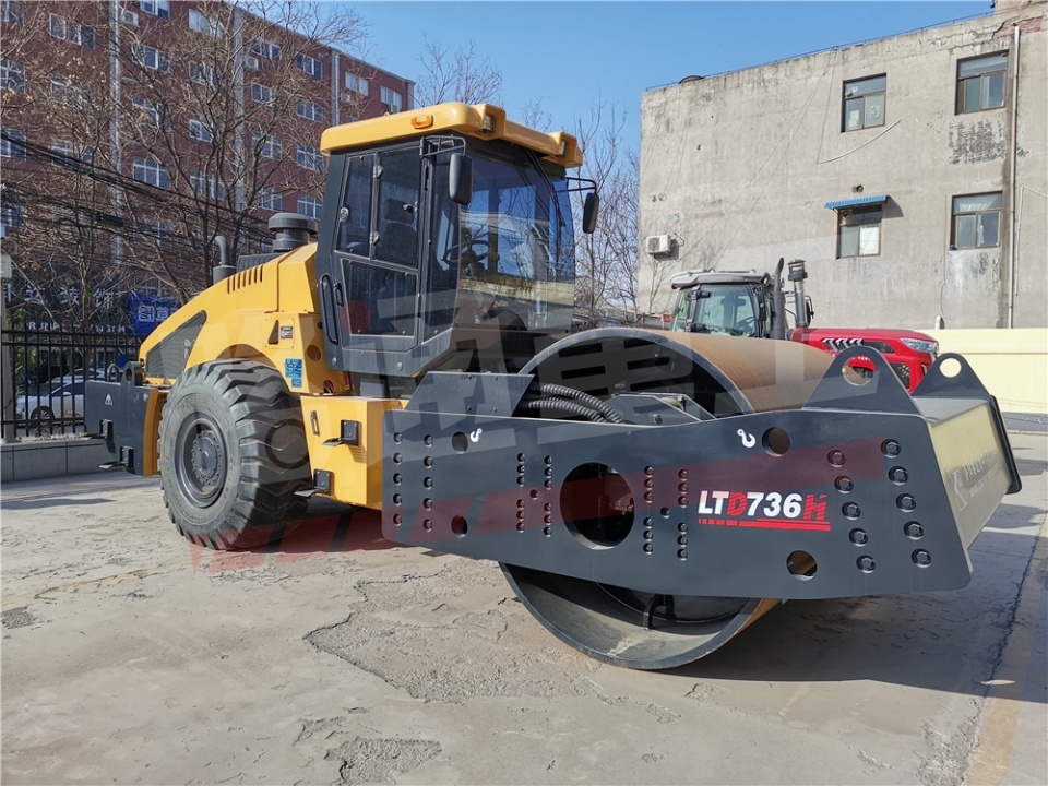 路通36吨压路机恶劣工况的制胜者