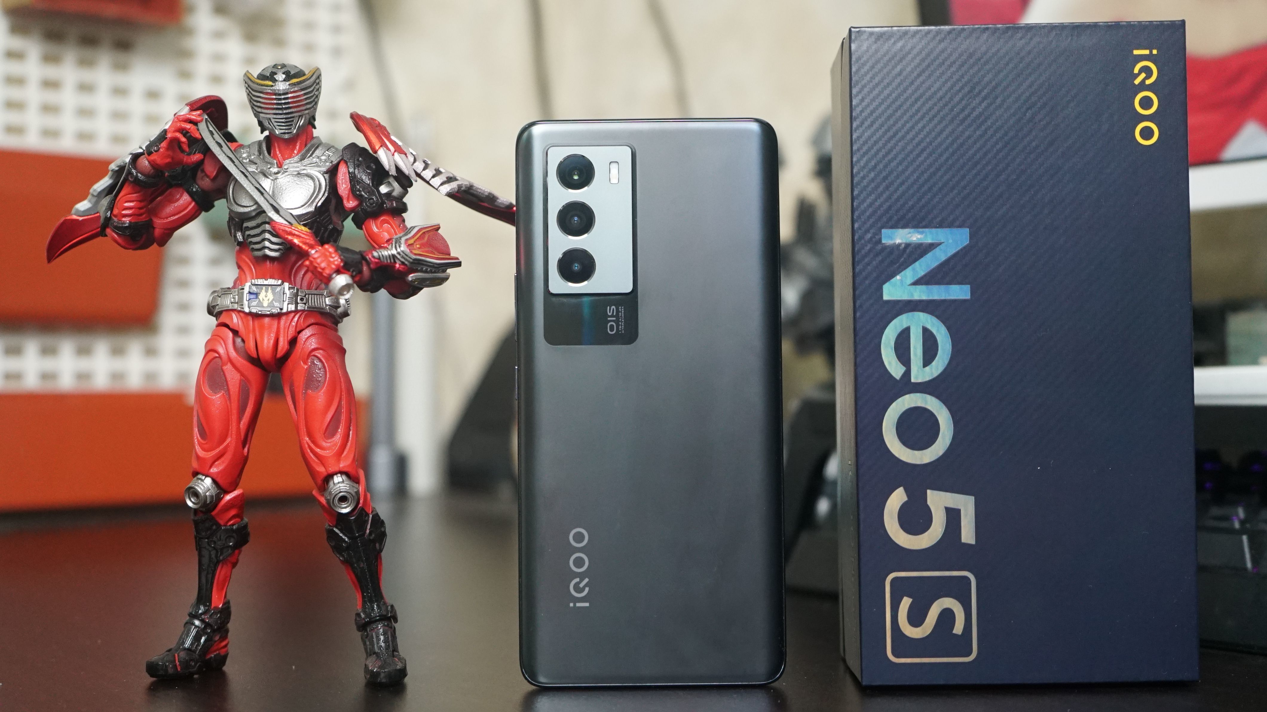 手机选择陷入难题，不妨先来体验一下iQOO Neo5S_凤凰网, image size:4240x2384