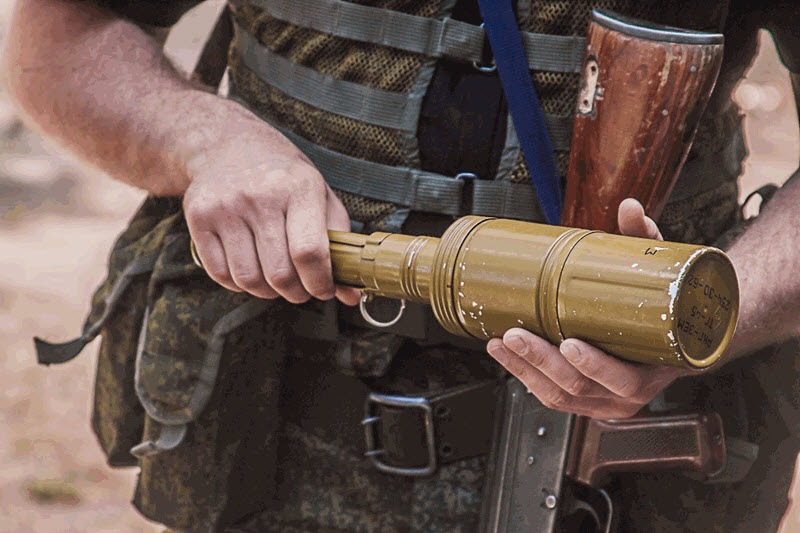 "勇者斗恶龙",rkg-3反坦克手榴弹