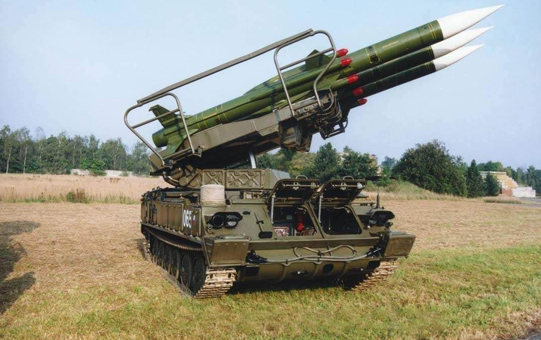 以色列发动猛烈空袭,伊朗基地被导弹命中,俄制防空导弹失灵?