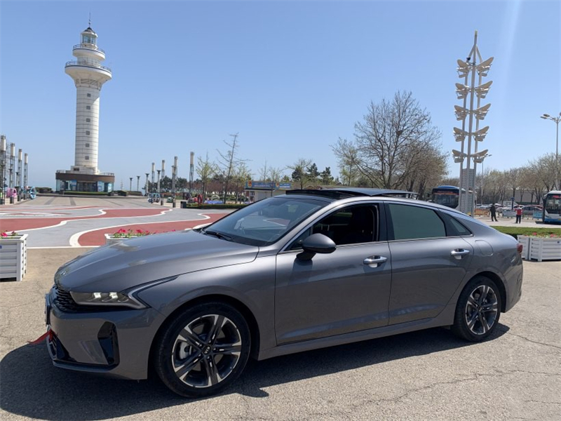 车主故事|撒狗粮!艺术老师&冷浪漫直男为何选中起亚凯酷(k5)