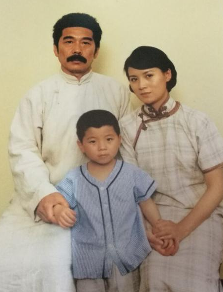 而史兰芽的父亲史践凡是著名的电视导演,代表作曾获第三届全国优秀