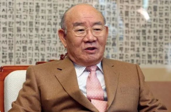 韩国前总统全斗焕,卖完祖坟,"装傻"是最后的套路?