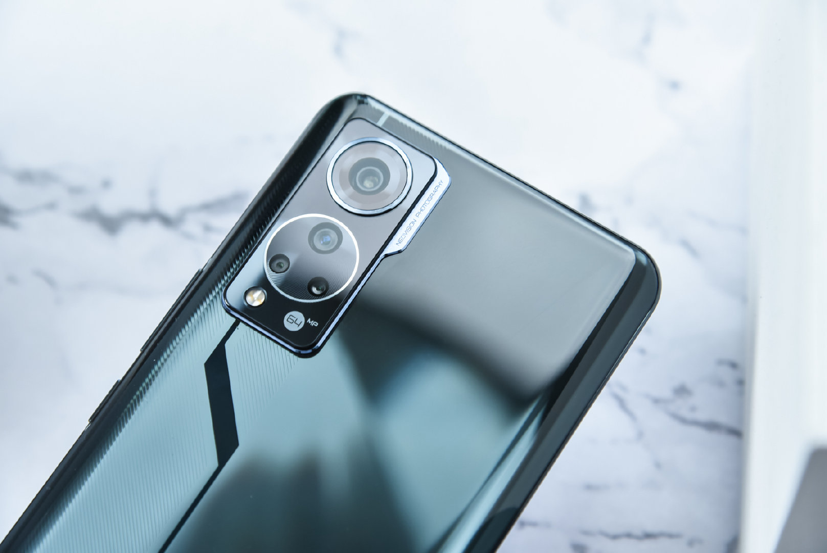 消灭刘海和挖孔,真全面屏量产发布,中兴 axon 30 屏下版评测体验