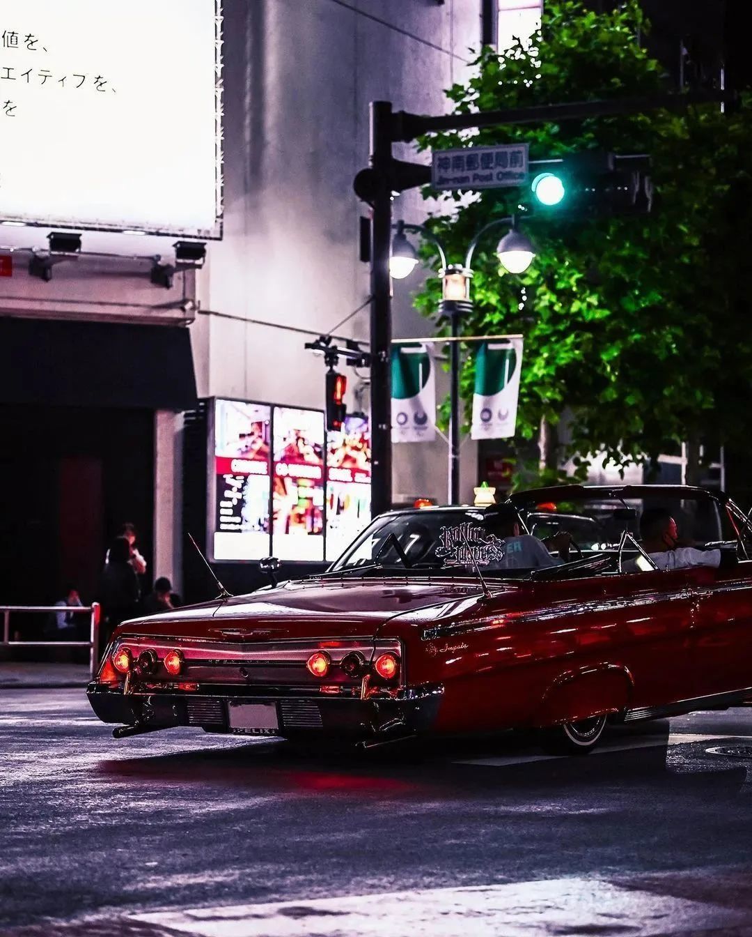 壁纸库|迷人的夜色和跳跳车lowrider是绝配