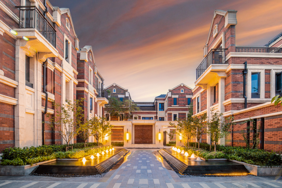 大央企中海力作:256万入住上海新宠五大新城,还是低密海派别墅区__凤