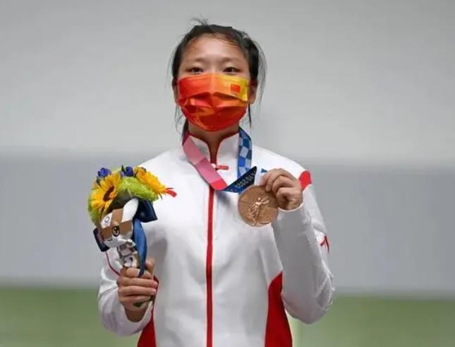 00后上海小将姜冉馨夺金12岁因大眼睛被选中曾太枯燥想放弃