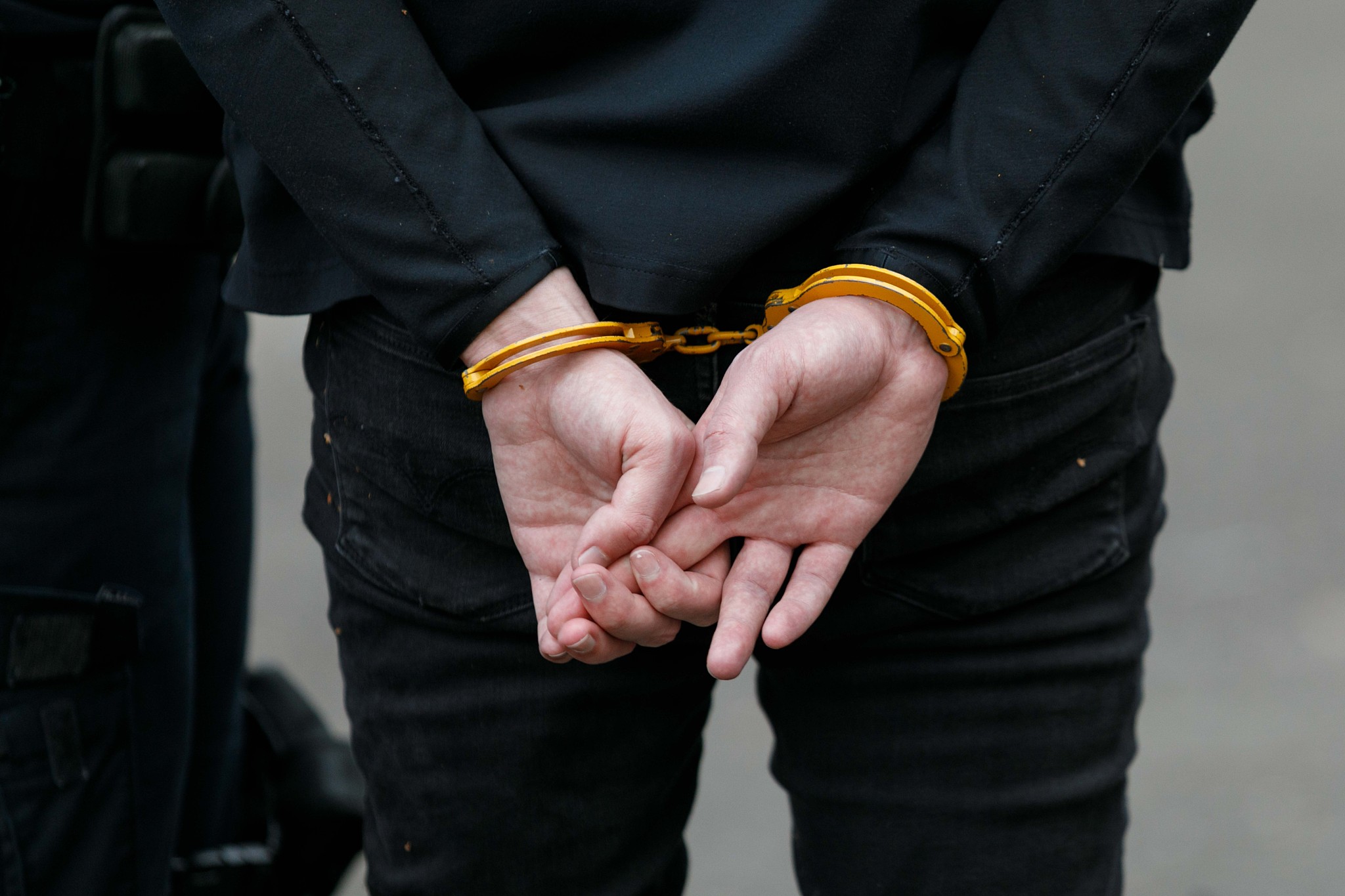 金刚玻璃高管被刑拘：此前虚增利润超亿元 老板