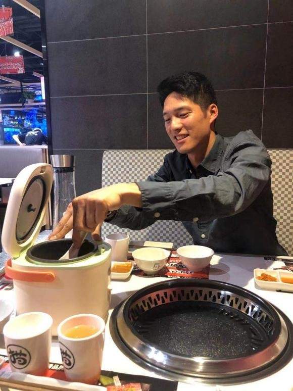 偶遇吴永恩!帅气多金abc新店开业人气爆棚