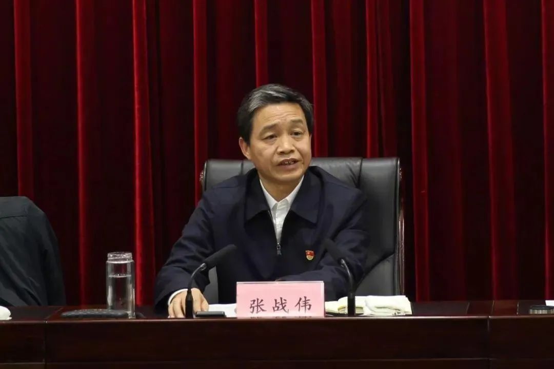 "越级"去市领导食堂吃饭,市政府秘书长被市委书记打耳光?纪委回应了