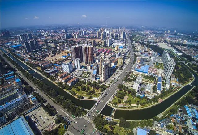 近些年来,长治市委,市政府团结带领老区人民,坚持以人民为中心的发展