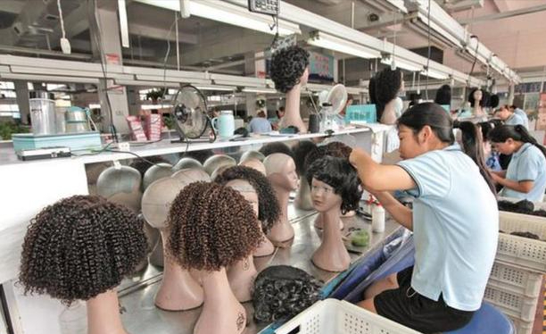 中国河南一座小县城被称为世界假发之都抢下60全球市场