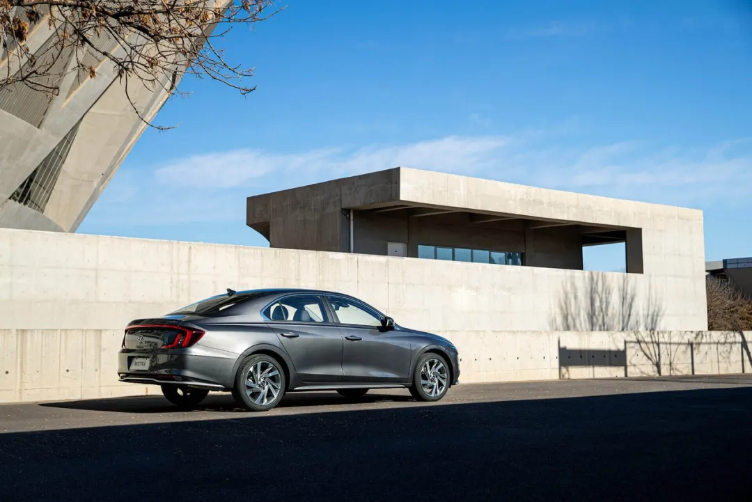 颜值提升北京现代全新一代名图与名图纯电动公布售价