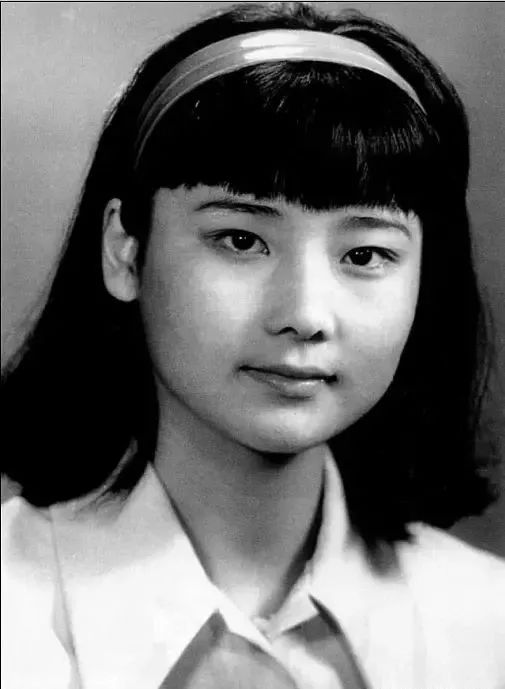 比巩俐都风情,市侩却不艳俗,这类女演员在她之后都绝种了.