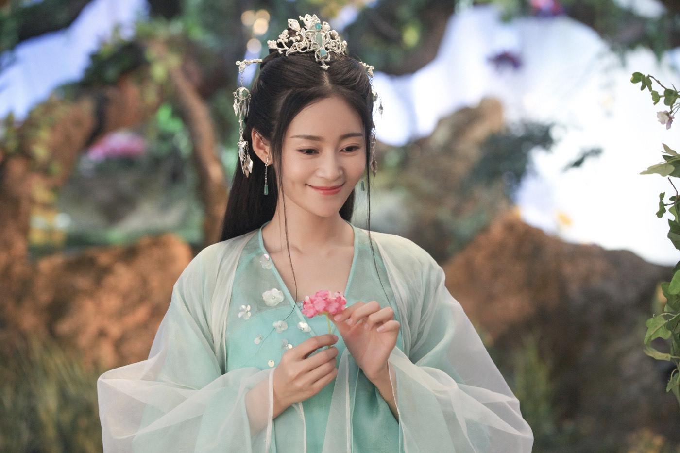里的女主麦斯钰,现象级古偶剧《香蜜沉沉烬如霜》中风神临秀……如果