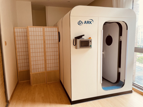 目前,市面上的高氧氧舱产业仍处于起步阶段,因此产品仍有许多需要完善