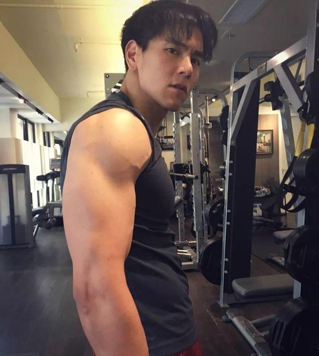 FE42A4F8-3C99-46EF-B536-2D2A8BCF5688